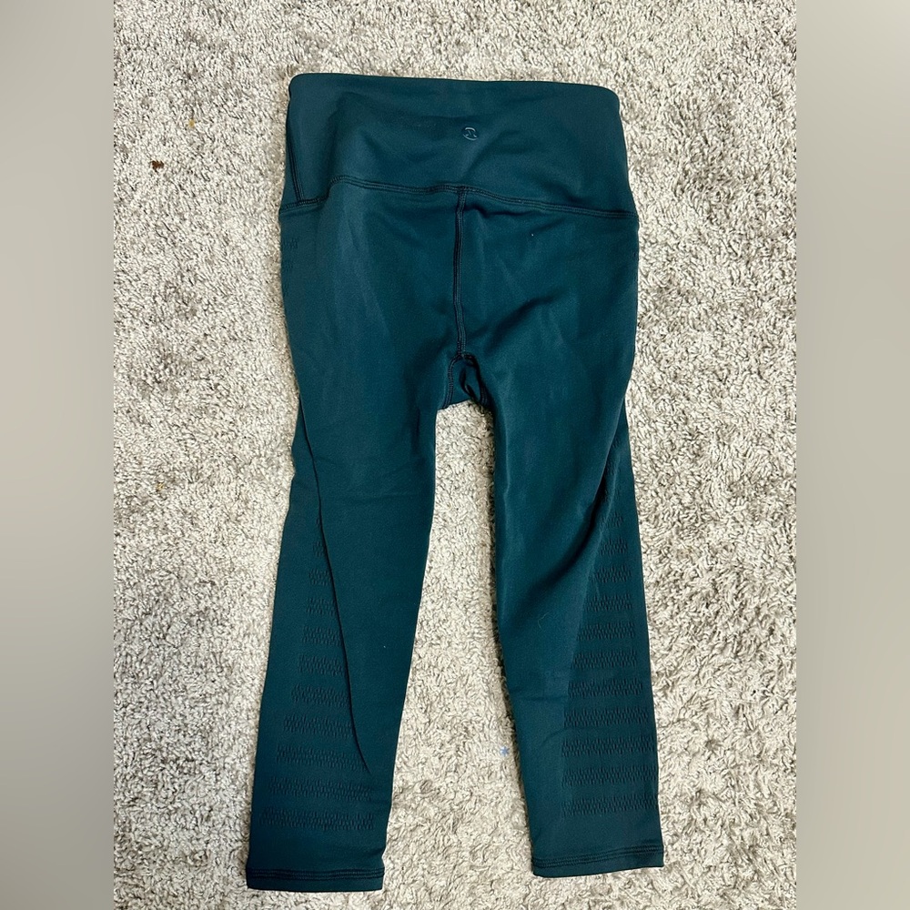 LULULEMON CROPS SIZE 2 with cut outs!